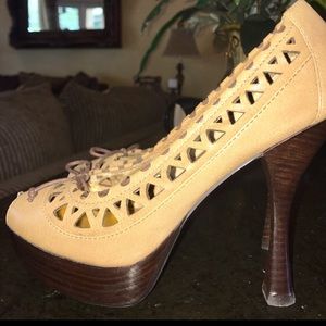 Michael Kors pumps size 8 1/2